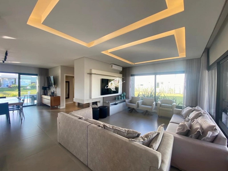 Casa beira lago à venda no condomínio Capão Ilhas Resort: 2ª foto da galeria de imagens do imóvel