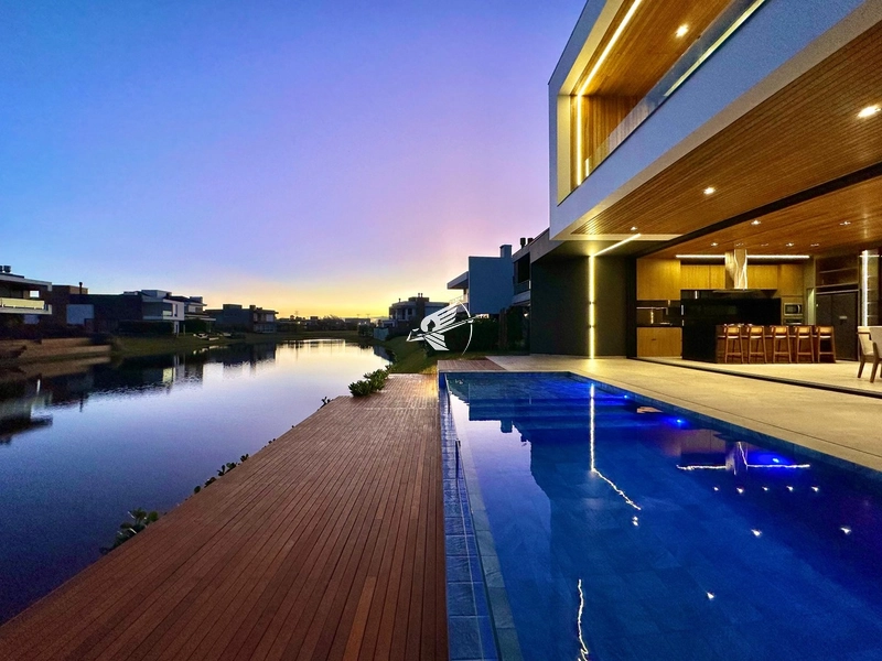 Sobrado beira lago no condomínio Celebration Condominium Club: 41ª foto da galeria de imagens do imóvel