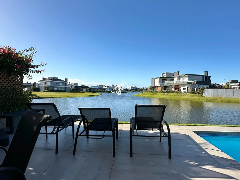Casa beira lago à venda no condomínio Riviera em Xangri-Lá: 16ª foto da galeria de imagens do imóvel