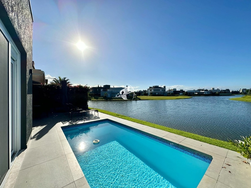 Casa beira lago à venda no condomínio Riviera em Xangri-Lá: 15ª foto da galeria de imagens do imóvel