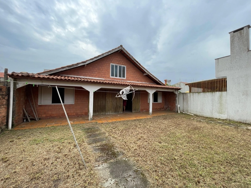Casa térrea à venda no Centro de Xangri-Lá: 3ª foto da galeria de imagens do imóvel
