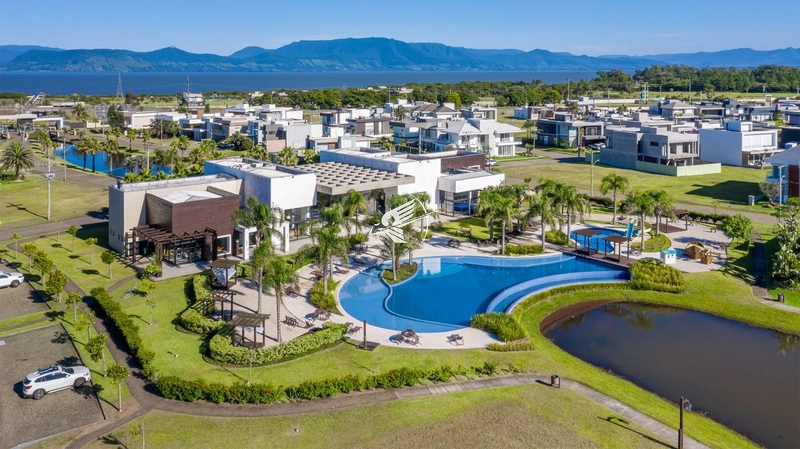 Lote/Terreno Beira Lago à venda no condomínio Capão Ilhas Resort: 3ª foto da galeria de imagens do imóvel