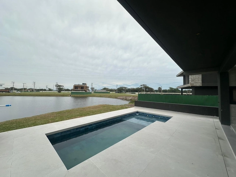 Sobrado beira lago no condomínio Allure Beach Condo: 5ª foto da galeria de imagens do imóvel
