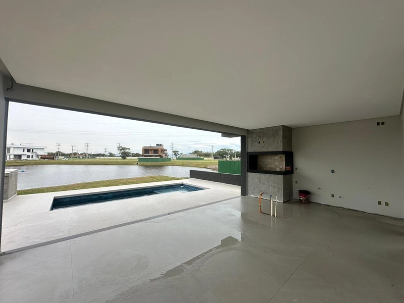 Sobrado beira lago no condomínio Allure Beach Condo: 6ª foto da galeria de imagens do imóvel