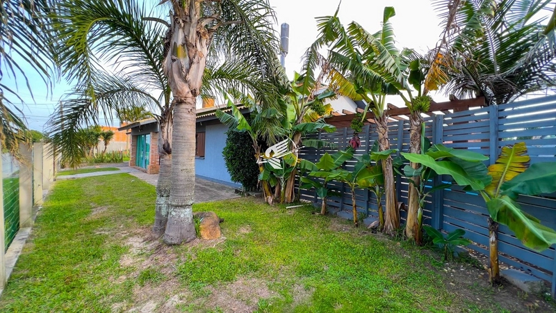 Casa á venda em Atlântida: 3ª foto da galeria de imagens do imóvel