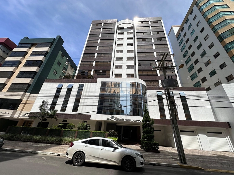 Apartamento com vista para o mar em Capão da Canoa: 1ª foto da galeria de imagens do imóvel