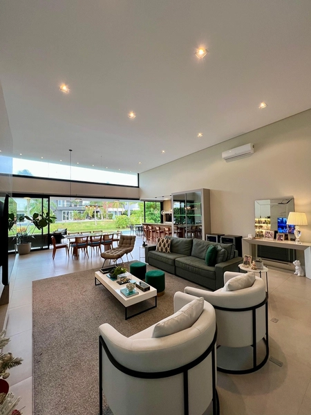 Casa beira lago no condomínio Enseada Lagos: 2ª foto da galeria de imagens do imóvel