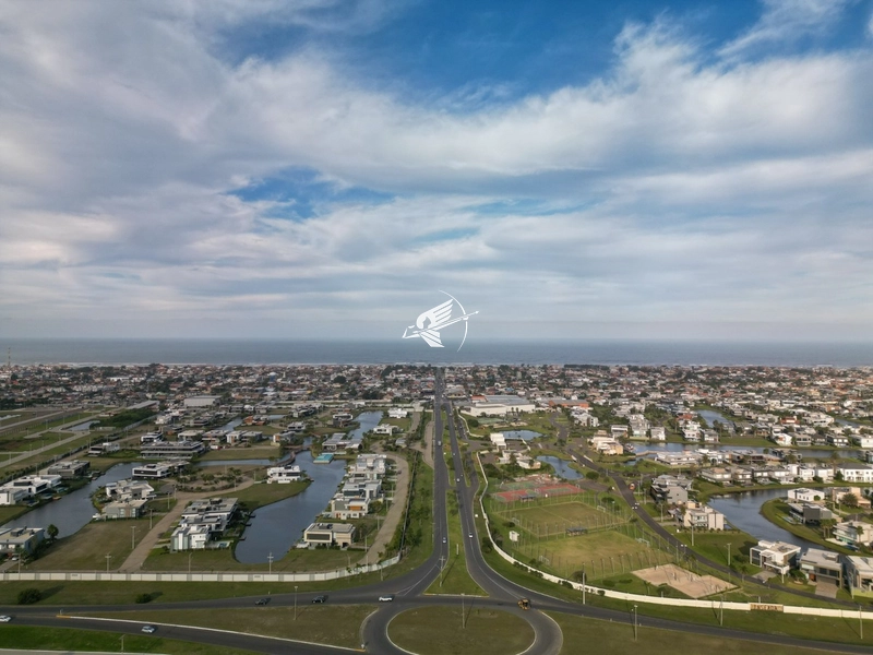 Lote/Terreno Beira Lago à venda no Condomínio Enseada Lagos: 2ª foto da galeria de imagens do imóvel