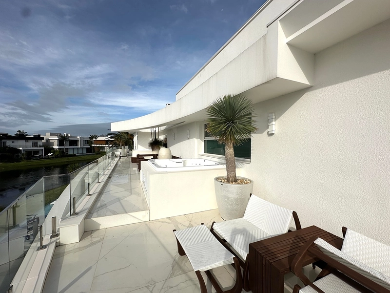 Mansão beira lago no condomínio Enseada Lagos em Xangri-Lá: 39ª foto da galeria de imagens do imóvel