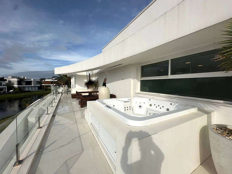 Mansão beira lago no condomínio Enseada Lagos em Xangri-Lá: 40ª foto da galeria de imagens do imóvel