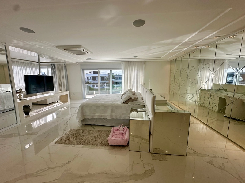 Mansão beira lago no condomínio Enseada Lagos em Xangri-Lá: 42ª foto da galeria de imagens do imóvel