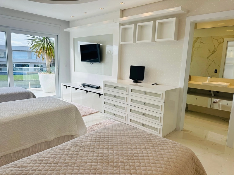 Mansão beira lago no condomínio Enseada Lagos em Xangri-Lá: 57ª foto da galeria de imagens do imóvel