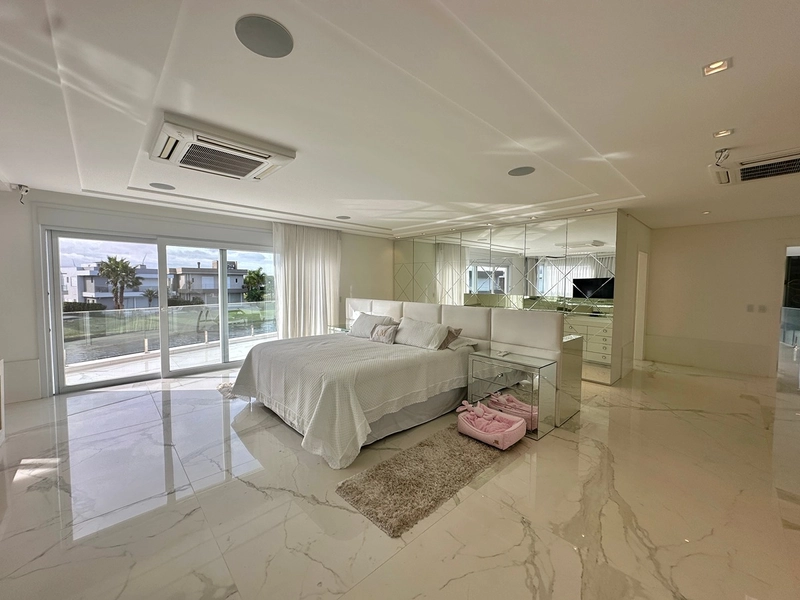 Mansão beira lago no condomínio Enseada Lagos em Xangri-Lá: 41ª foto da galeria de imagens do imóvel