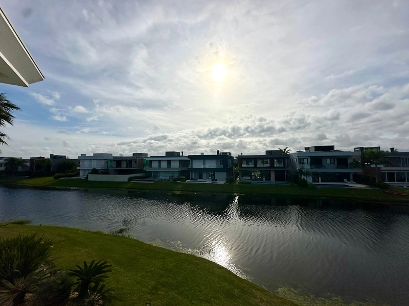 Mansão beira lago no condomínio Enseada Lagos em Xangri-Lá: 33ª foto da galeria de imagens do imóvel
