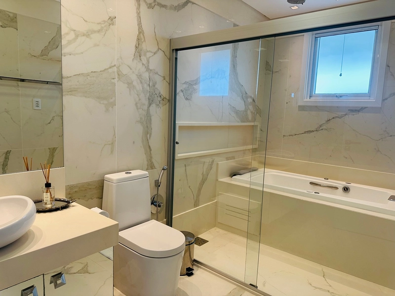 Mansão beira lago no condomínio Enseada Lagos em Xangri-Lá: 49ª foto da galeria de imagens do imóvel