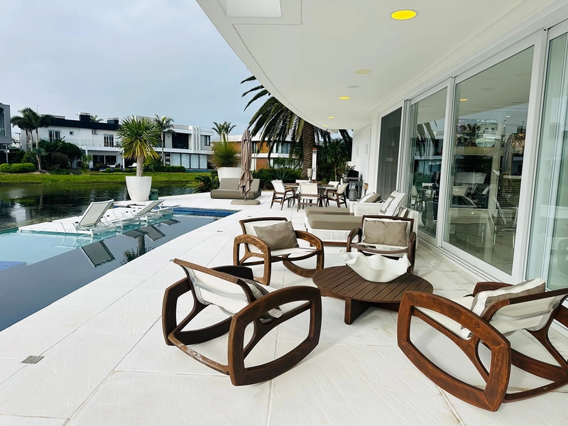 Mansão beira lago no condomínio Enseada Lagos em Xangri-Lá: 25ª foto da galeria de imagens do imóvel