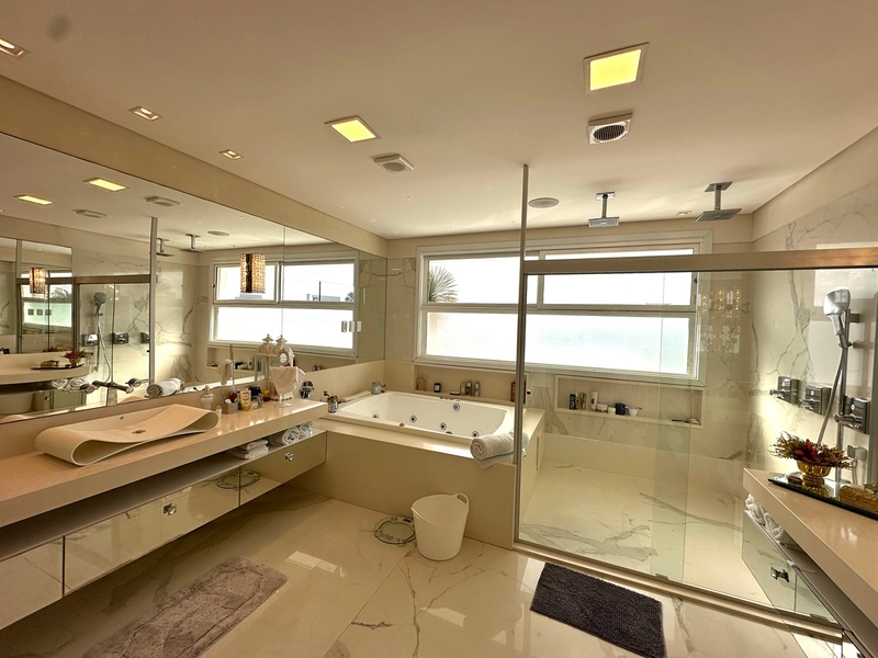 Mansão beira lago no condomínio Enseada Lagos em Xangri-Lá: 46ª foto da galeria de imagens do imóvel