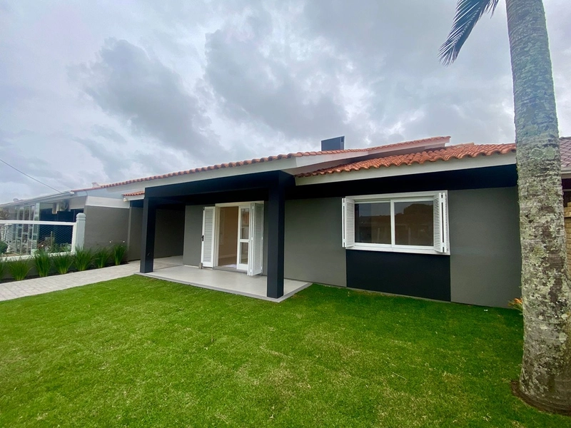 Casa à venda no Centro de Xangri-Lá: 2ª foto da galeria de imagens do imóvel