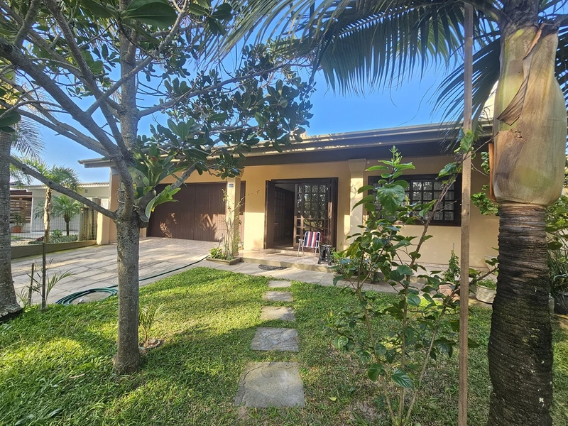 Casa à venda no Arpoador em Xangri-Lá: 1ª foto da galeria de imagens do imóvel