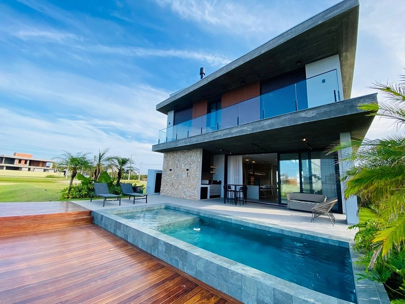 Sobrado beira lago no condomínio Amare Home Resort em Xangri-Lá: 3ª foto da galeria de imagens do imóvel