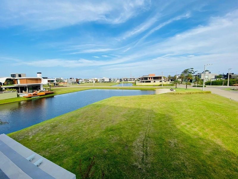 Sobrado beira lago no condomínio Amare Home Resort em Xangri-Lá: 35ª foto da galeria de imagens do imóvel