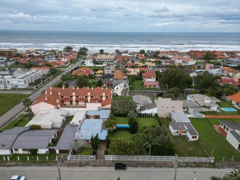 Casa térrea à venda no Centro de Xangri-Lá: 2ª foto da galeria de imagens do imóvel