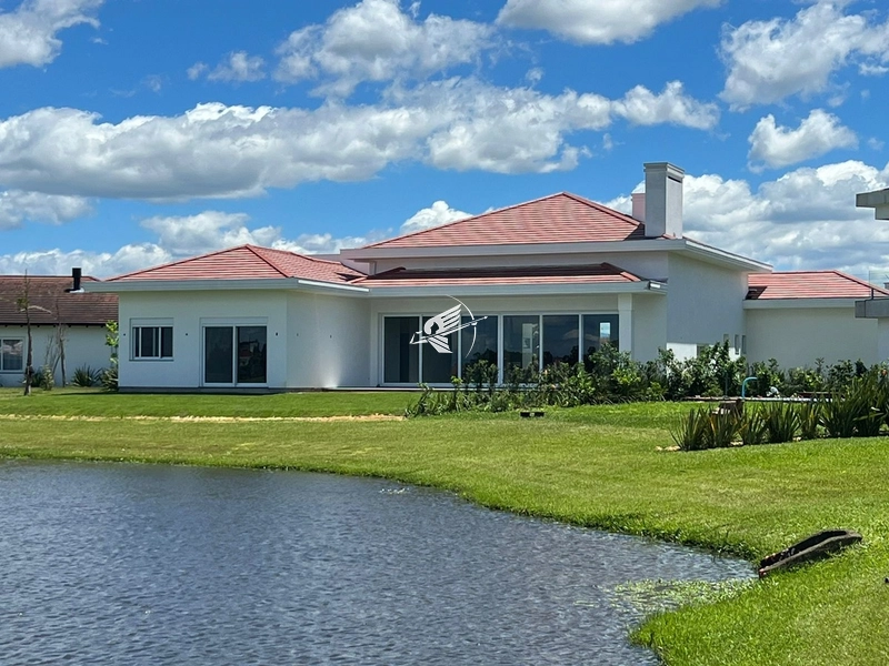 Casa beira lago à venda no condomínio Green Village Golf Club: 5ª foto da galeria de imagens do imóvel
