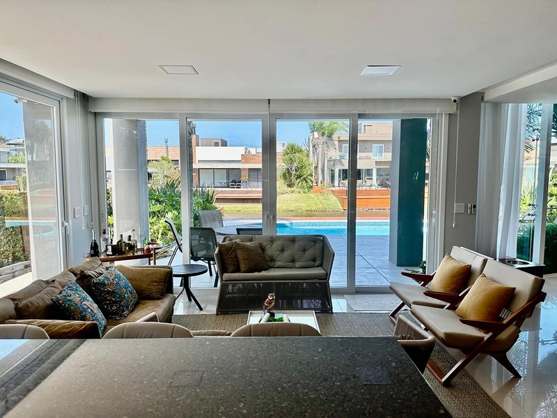 Sobrado beira lago no condomínio Malibu Beach Residence : 11ª foto da galeria de imagens do imóvel