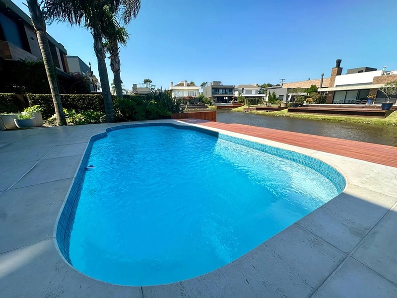 Sobrado beira lago no condomínio Malibu Beach Residence : 25ª foto da galeria de imagens do imóvel