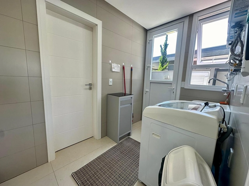 Sobrado beira lago no condomínio Malibu Beach Residence : 29ª foto da galeria de imagens do imóvel