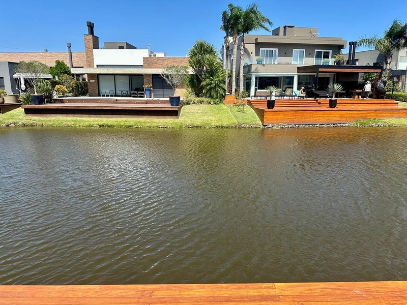 Sobrado beira lago no condomínio Malibu Beach Residence : 22ª foto da galeria de imagens do imóvel