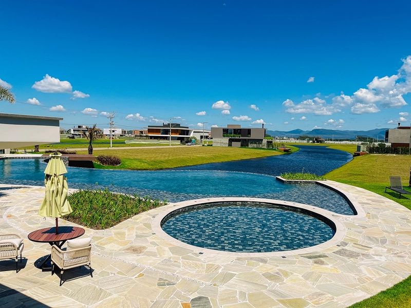 Lote/Terreno beira lago no condomínio Amare Home Resort : 37ª foto da galeria de imagens do imóvel