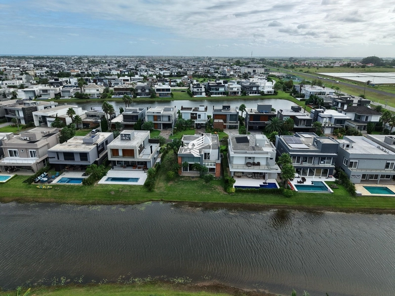 Casa Beira Lago à venda no condomínio Enseada Lagos em Xangri-Lá: 23ª foto da galeria de imagens do imóvel