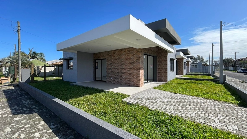 Casa à venda em Capão da Canoa: 2ª foto da galeria de imagens do imóvel