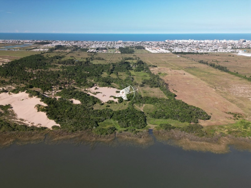 Lote/Terreno Beira Lago à venda no condomínio Viz Home Lake: 6ª foto da galeria de imagens do imóvel