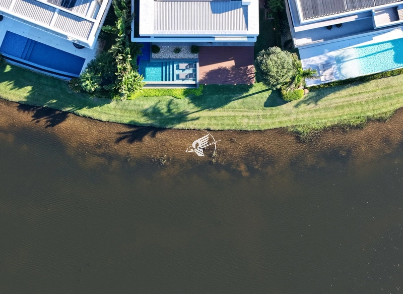 Sobrado beira lago à venda no condomínio Enseada Lagos: 2ª foto da galeria de imagens do imóvel