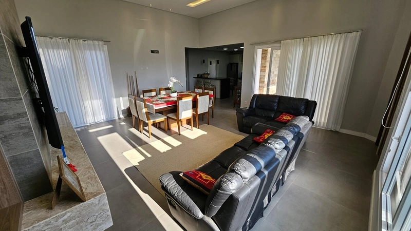 Casa à venda no condomínio Dubai Resort : 7ª foto da galeria de imagens do imóvel