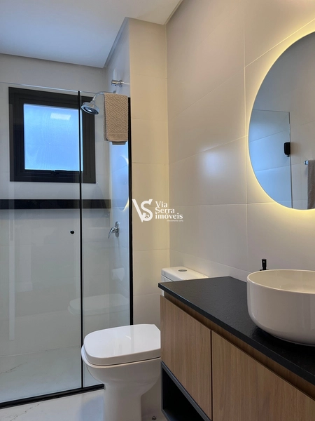 Viver no centro de Canela é diferente. É acordar com a cidade pulsando ao redor, fazer tudo a pé, sentir o charme da Serra Gaúcha todos os dias.: 7ª foto da galeria de imagens do imóvel