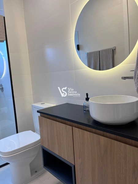 Viver no centro de Canela é diferente. É acordar com a cidade pulsando ao redor, fazer tudo a pé, sentir o charme da Serra Gaúcha todos os dias.: 8ª foto da galeria de imagens do imóvel