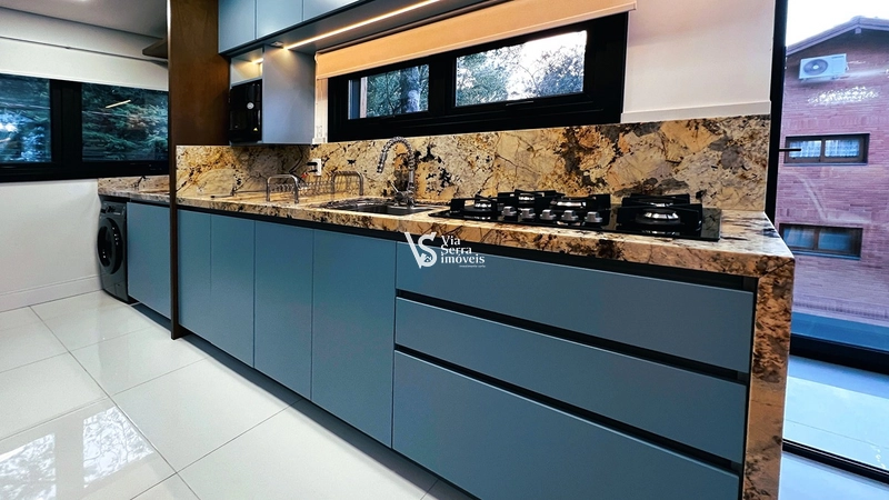 Duplex no Condomínio Laje de Pedra, em Canela: 3ª foto da galeria de imagens do imóvel