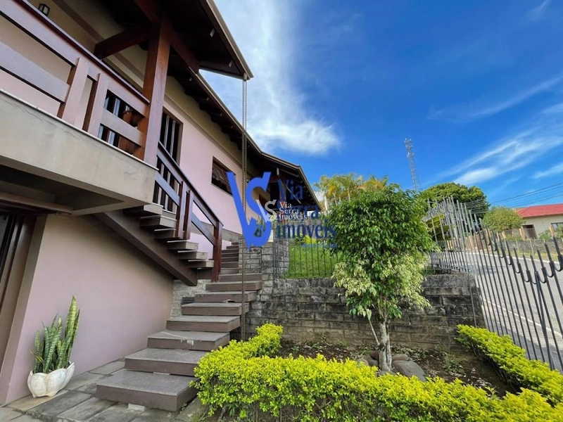 Linda casa  de esquina localizada no Bairro Bom Pastor: 4ª foto da galeria de imagens do imóvel