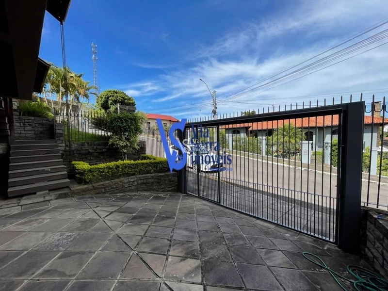 Linda casa  de esquina localizada no Bairro Bom Pastor: 6ª foto da galeria de imagens do imóvel