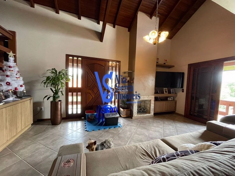 Linda casa  de esquina localizada no Bairro Bom Pastor: 7ª foto da galeria de imagens do imóvel