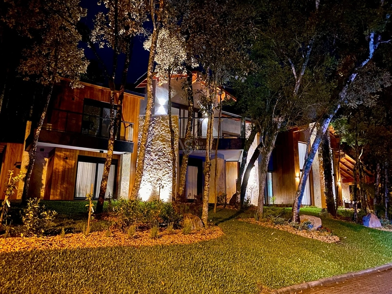 Uma Casa Onde Arquitetura e Natureza se Encontram: 9ª foto da galeria de imagens do imóvel