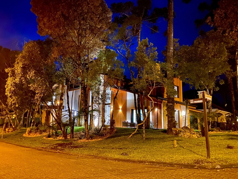 Uma Casa Onde Arquitetura e Natureza se Encontram: 11ª foto da galeria de imagens do imóvel