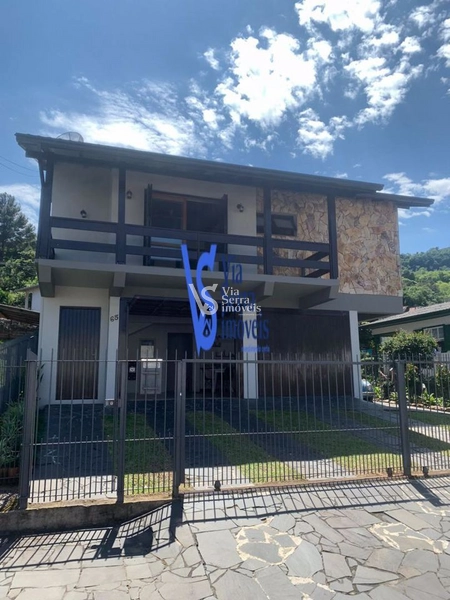 Linda residência localizada em Igrejinha, em bairro nobre no Loteamento Neubarth: 1ª foto da galeria de imagens do imóvel