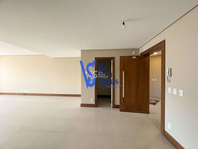 Apartamento à venda, no centro de Gramado/RS!: 3ª foto da galeria de imagens do imóvel