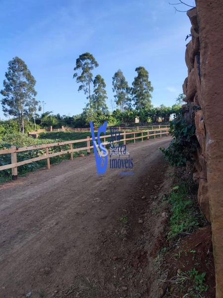 Sitio mobiliado a poucos minutos do centro da cidade!: 20ª foto da galeria de imagens do imóvel
