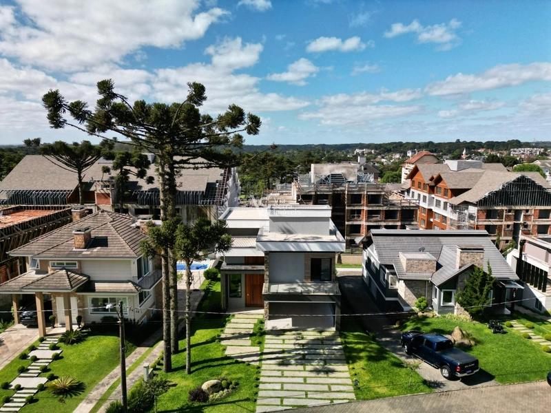 Casa Residencial à venda, no Centro de  Canela/RS!: 3ª foto da galeria de imagens do imóvel