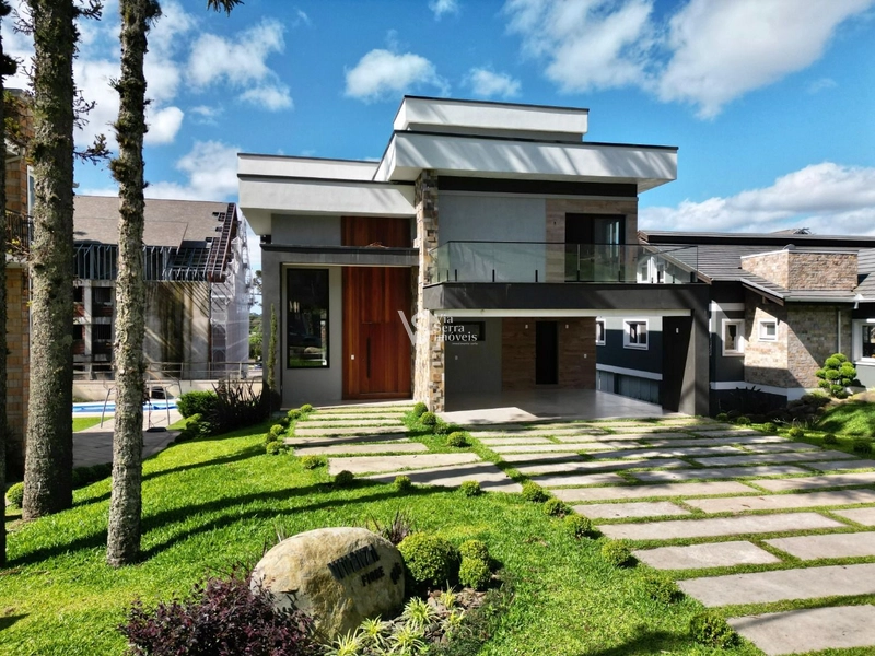 Casa Residencial à venda, no Centro de  Canela/RS!: 2ª foto da galeria de imagens do imóvel